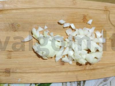 Sultinys su raugintais kopūstais ir dešrelėmis Žingsnis 1