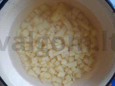 Kvapni konservuota skumbrės sriuba Žingsnis 2