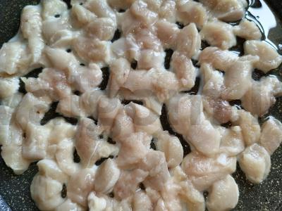 Farfalle makaronai su vištienos filė ir rukola Žingsnis 1