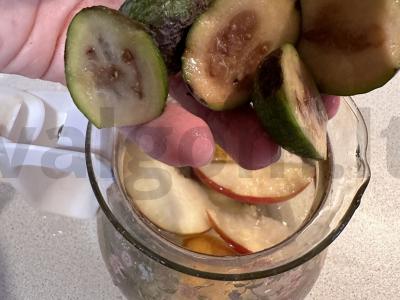 Vaisių arbata su feijoa ir medumi Žingsnis 2