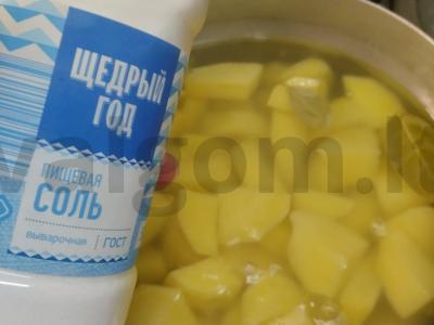 Bulvių košė su graikišku jogurtu ir sviestu Žingsnis 2