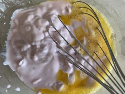 Purūs blynai iš be laktozės jogurto su razinomis „Skoningi“ Žingsnis 2