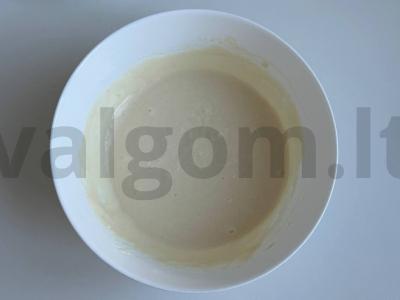 Sūrio, krabų lazdelėmis ir kukurūzais nesaldūs blynai Žingsnis 2