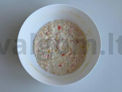 Sūrio, krabų lazdelėmis ir kukurūzais nesaldūs blynai Žingsnis 3