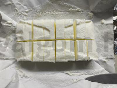 Ledai su serbentais, riešutais ir šokoladu Žingsnis 1