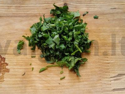 Gruziniška užkanda iš šviežių pomidorų Žingsnis 5