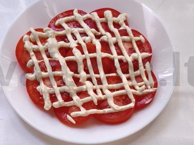 Gruziniška užkanda iš šviežių pomidorų Žingsnis 9