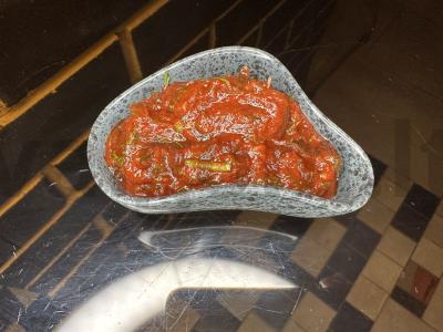 „Raudonas“ padažas pagrindine nuotrauka