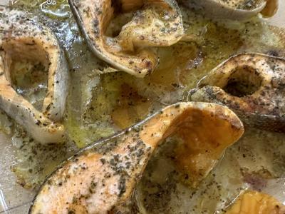 Švelni lašiša su sviestu orkaitėje pagrindine nuotrauka