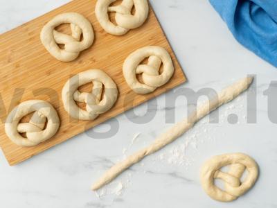 Minkšti alaus pretzeliai Žingsnis 4