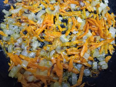 Kuskusas su vištienos širdelėmis, troškintomis grietinėje Žingsnis 2