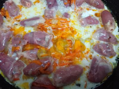 Kuskusas su vištienos širdelėmis, troškintomis grietinėje Žingsnis 4