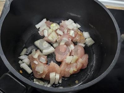 Vištienos krūtinėlė grietinėlės ir garstyčių padaže pietums Žingsnis 2