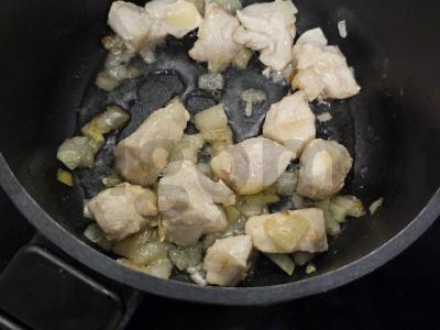 Vištienos krūtinėlė grietinėlės ir garstyčių padaže pietums Žingsnis 3