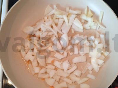 Troškinti kalakutų širdelės grietinėje Žingsnis 2