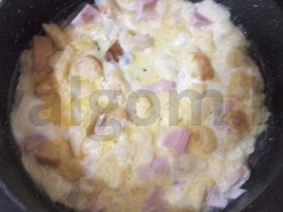 Sotūs omletas su sūriu ir dešra Žingsnis 3