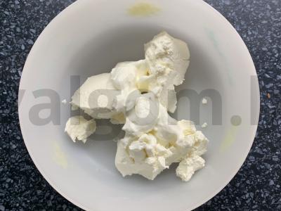 Desertas su persikais, varškės sūriu ir migdolais Žingsnis 1