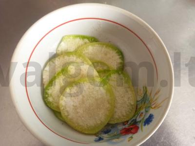 Marinuota ridikėliai su actu ir česnaku Žingsnis 3