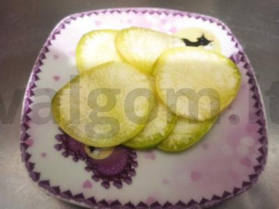 Marinuota ridikėliai su actu ir česnaku pagrindine nuotrauka