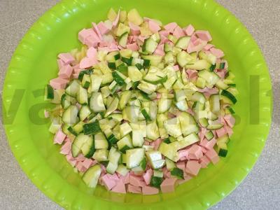 Okroška su virta dešra ir džiovintais krapais ant beržo sulos Žingsnis 4