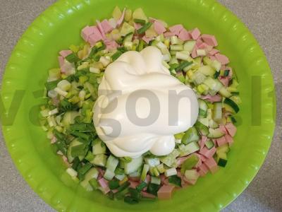 Okroška su virta dešra ir džiovintais krapais ant beržo sulos Žingsnis 6