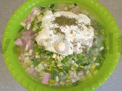 Okroška su virta dešra ir džiovintais krapais ant beržo sulos Žingsnis 9