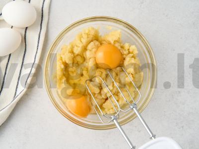 Kremiški žiedai su varškės kremu Žingsnis 3