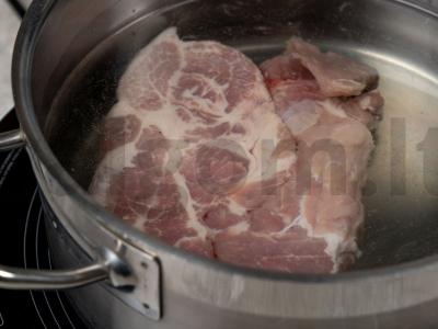 Konservuotų baltųjų pupelių sriuba Žingsnis 1