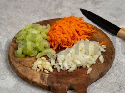 Konservuotų baltųjų pupelių sriuba Žingsnis 2