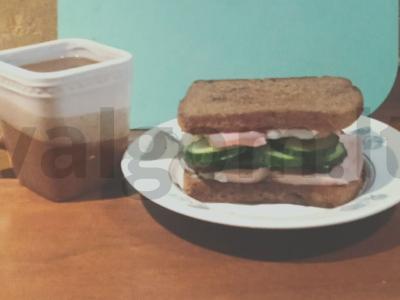 Sotūs sumuštinis su rugine duona pagrindine nuotrauka