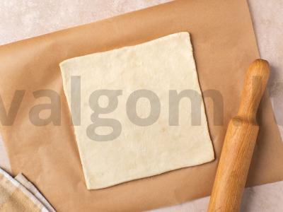 Greitas pyragas su vyšniniais pomidorais ir rikota Žingsnis 1