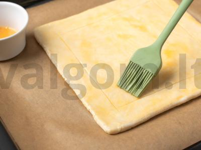 Greitas pyragas su vyšniniais pomidorais ir rikota Žingsnis 3