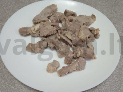 Troškinti vištienos skrandžiai su grietine ir marinuotais agurkėliais Žingsnis 2