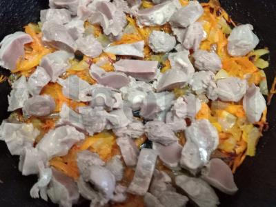 Troškinti vištienos skrandžiai su grietine ir marinuotais agurkėliais Žingsnis 3