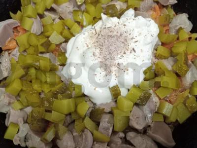 Troškinti vištienos skrandžiai su grietine ir marinuotais agurkėliais Žingsnis 7