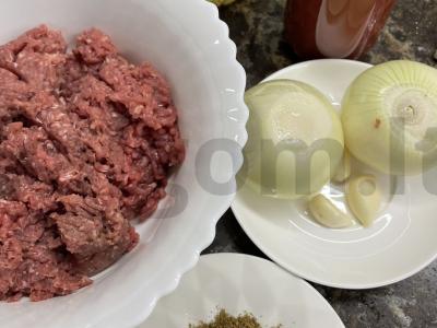 Mėsos kebabas su prieskoniais Žingsnis 1