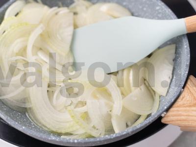 Svogūnų piemenų pyragas Žingsnis 6