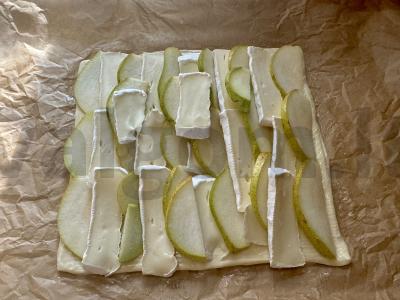 Pica su kriauše ir brie sūriu Žingsnis 2