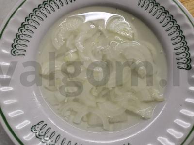 Agurkų salotos su pomidorais Žingsnis 1