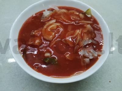 Agurkų salotos su pomidorais Žingsnis 4