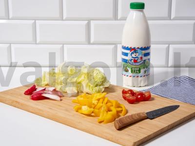 Lengvas salotas su vištiena ir kefyro padažu Žingsnis 3