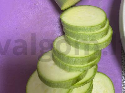 Kepti cukinijos su grietine Žingsnis 1