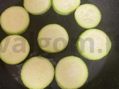 Kepti cukinijos su grietine Žingsnis 2