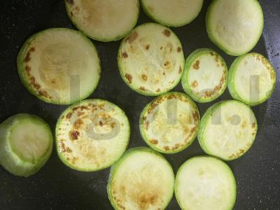 Kepti cukinijos su grietine Žingsnis 3