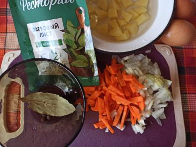 Žuvienė iš lydekos galvų ir uodegų su kiaušiniu Žingsnis 2