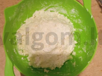 Varškės bandelės su mėlynėmis Žingsnis 3