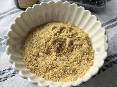 Estetinis varškės sūrio pyragas su mėlynėmis Žingsnis 1