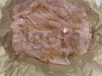 Vištienos krūtinėlė su ananasais, sūriu ir prieskoniais Žingsnis 3