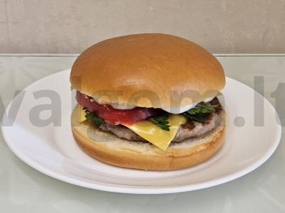Sultingas burgeris su petražolėmis pagrindine nuotrauka