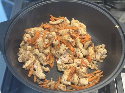 Greitas plovas su vištiena ir kmynais Žingsnis 4